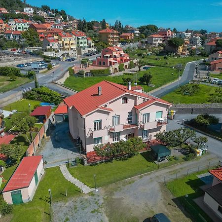 Casa Vacanze Ferrando Pietra Ligure Exterior photo