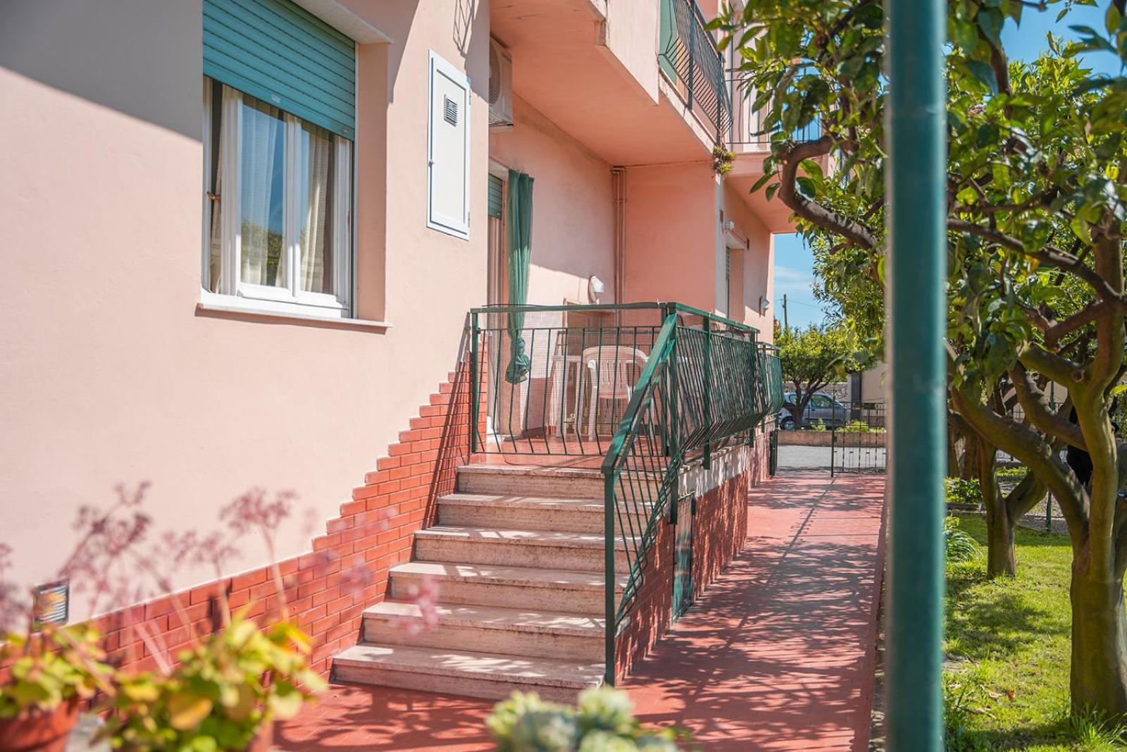 Casa Vacanze Ferrando Pietra Ligure Exterior photo