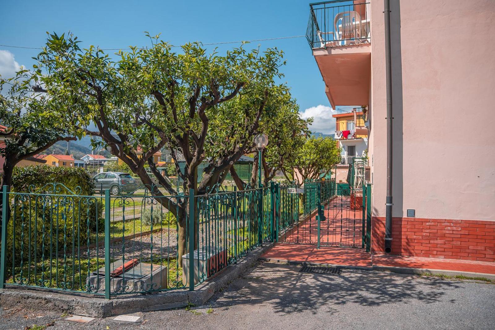 Casa Vacanze Ferrando Pietra Ligure Exterior photo